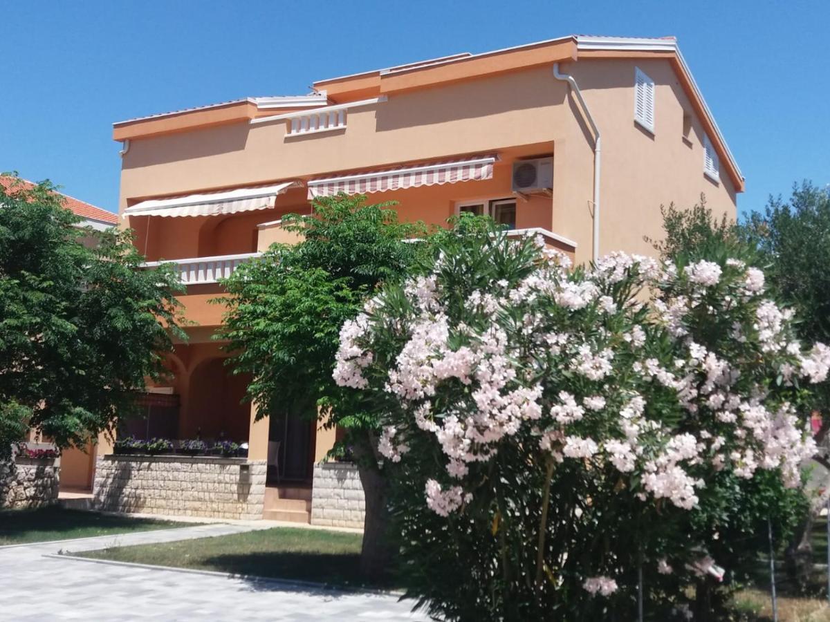 Apartmani Ruza Novalja Εξωτερικό φωτογραφία