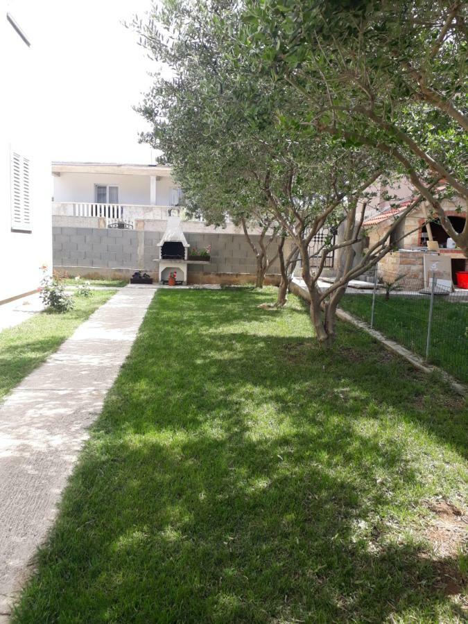 Apartmani Ruza Novalja Εξωτερικό φωτογραφία