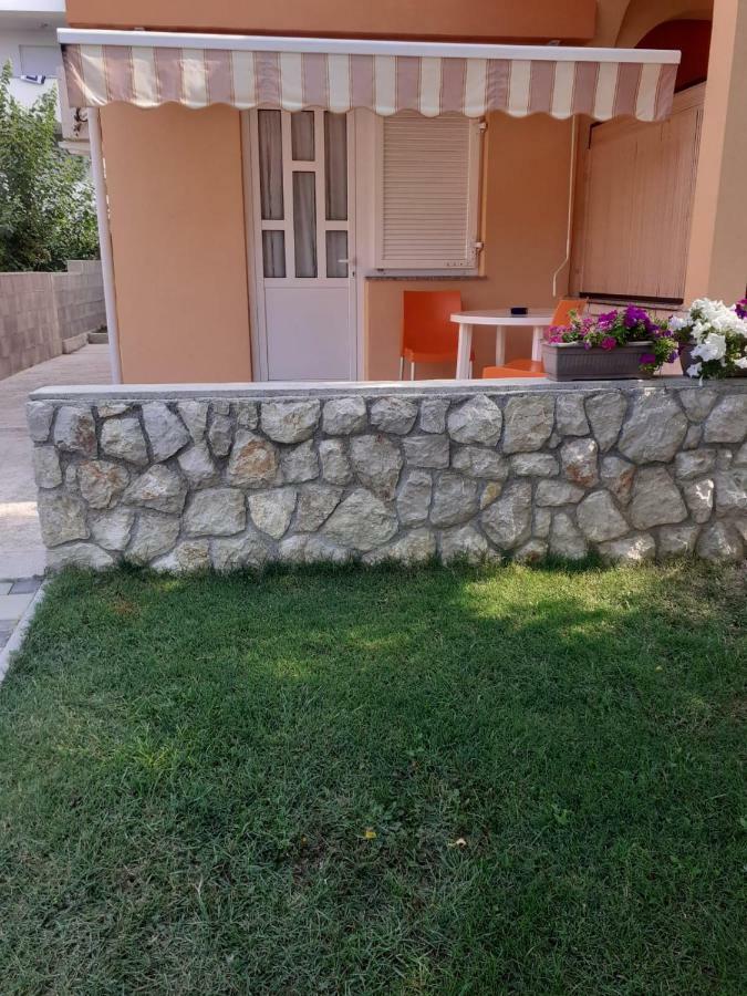 Apartmani Ruza Novalja Εξωτερικό φωτογραφία