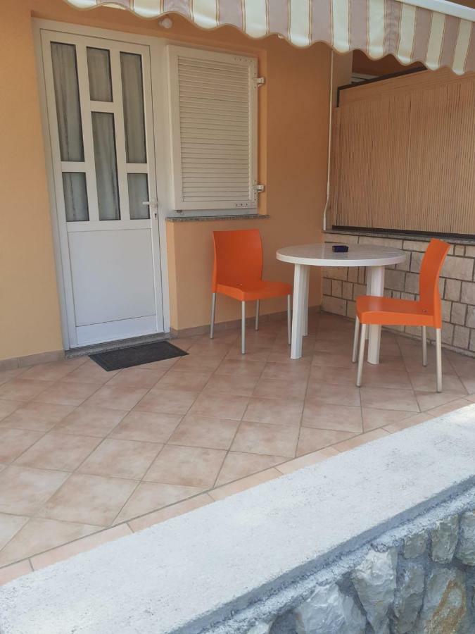 Apartmani Ruza Novalja Εξωτερικό φωτογραφία